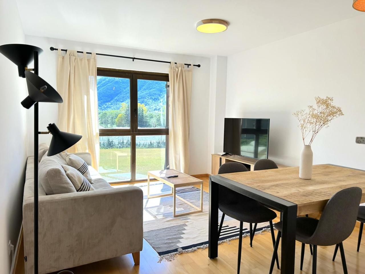 Apartment Modern I Familiar A By Rural D'aneu